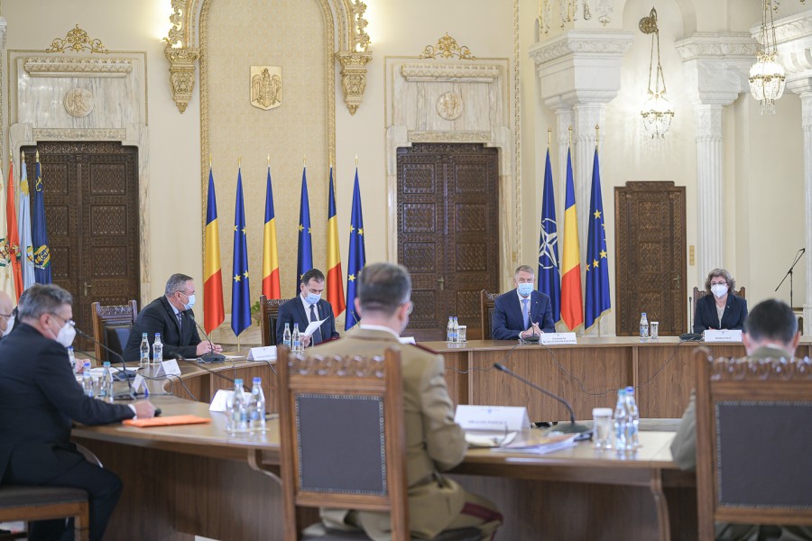 Preşedintele Klaus Iohannis a invitat la o şedinţă, la Palatul Cotroceni, responsabili guvernamentali şi din domeniul sanitar