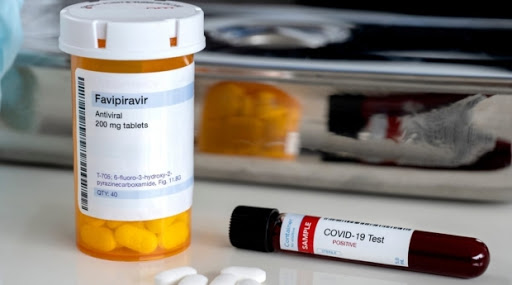 Guvernul a aprobat eliberarea în regim ambulatoriu a medicamentului Favipiravir pentru bolnavii COVID cu forme uşoare