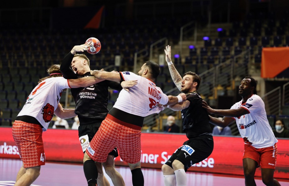 „Buldogii”, învinși de „vulpi” – la handbal masculin „Buldogii”, învinși de „vulpi” – la handbal masculin
