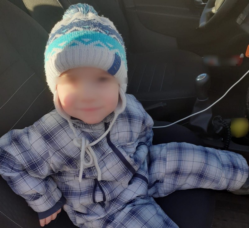 Un copil de 2 ani din județul Mureș s-a pierdut de părinți
