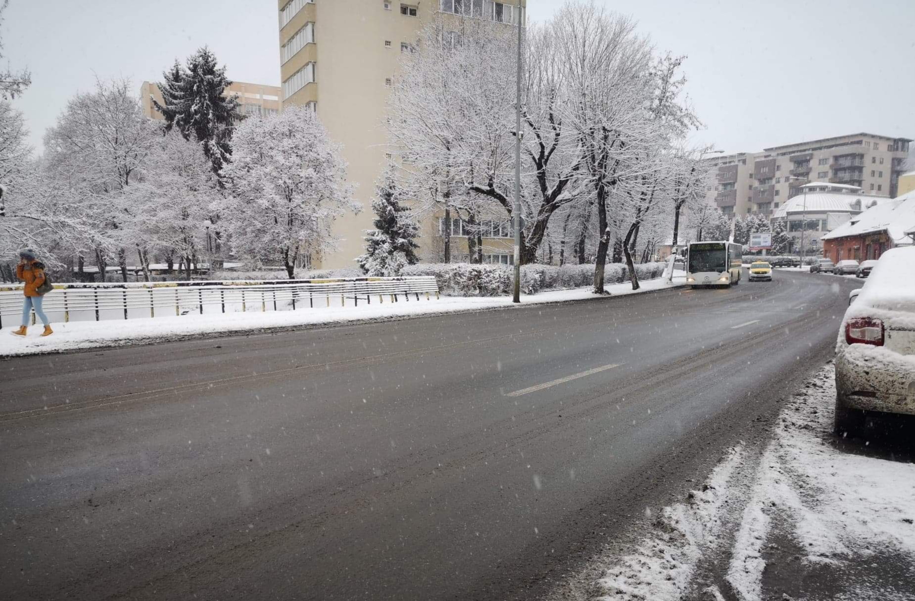 Prima deszăpezire de la Tg. Mureș, tot cu sare și piatră spartă