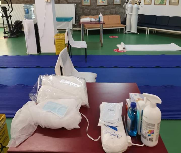 Mai multe centre de vaccinare anti-COVID-19 din Covasna îşi reduc programul de lucru