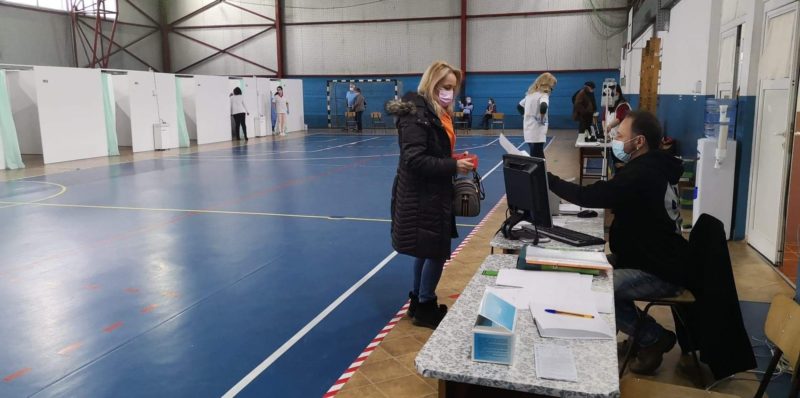 Centrele de vaccinare, amenajate exemplar și în scurt timp, în Mureș