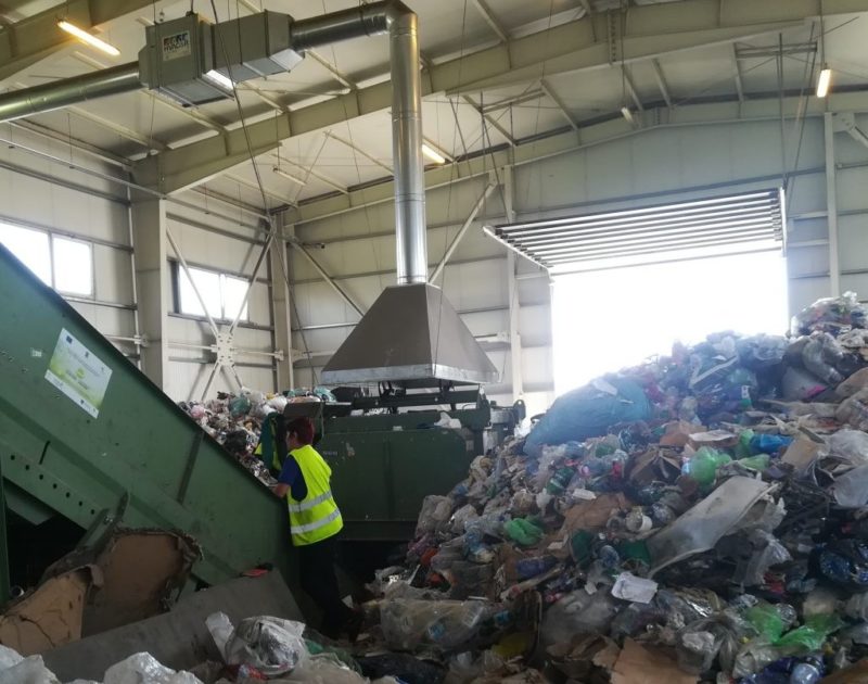 Covasna: Peste o mie de tone de compost, vândute în 2020 de Centrul de management integrat de la Leţ