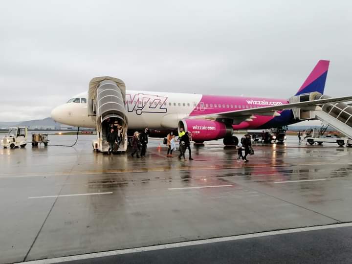 MTI: Compania Wizz Air îi ajută pe refugiații ucraineni cu 100.000 de bilete de avion gratuite