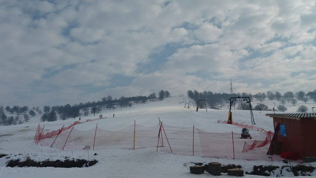 Pârtiile din zona Întorsurii Buzăului, pregătite pentru primirea schiorilor