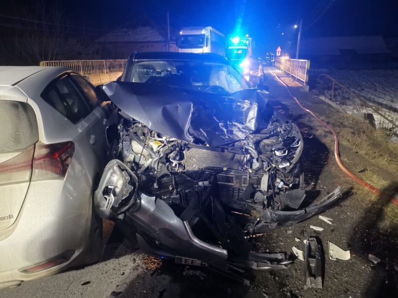 Accident cu 4 mașini implicate, în județul Brașov