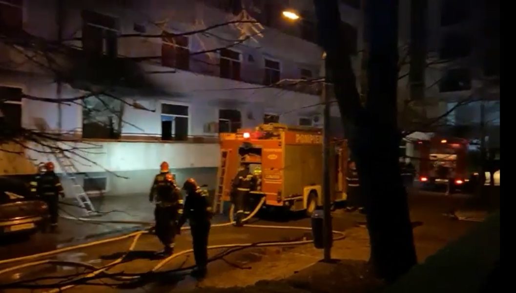 Incendiul de la Institutul Matei Balş a fost urmat de explozia unor tuburi de oxigen Incendiul de la Institutul Matei Balş a fost urmat de explozia unor tuburi de oxigen