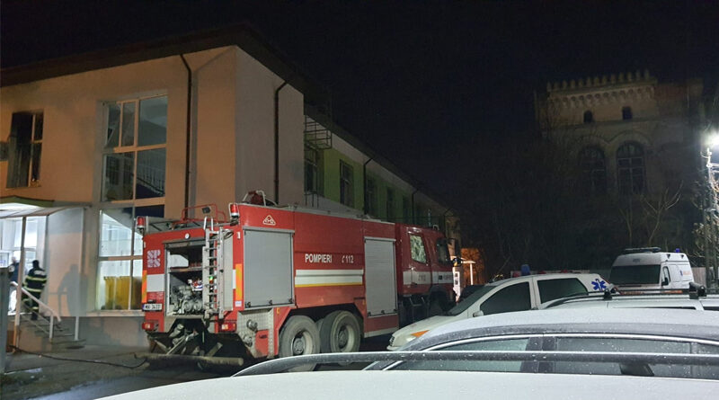 17 pacienţi de la Spitalul din Roman au fost evacuaţi, din cauza unui incendiu