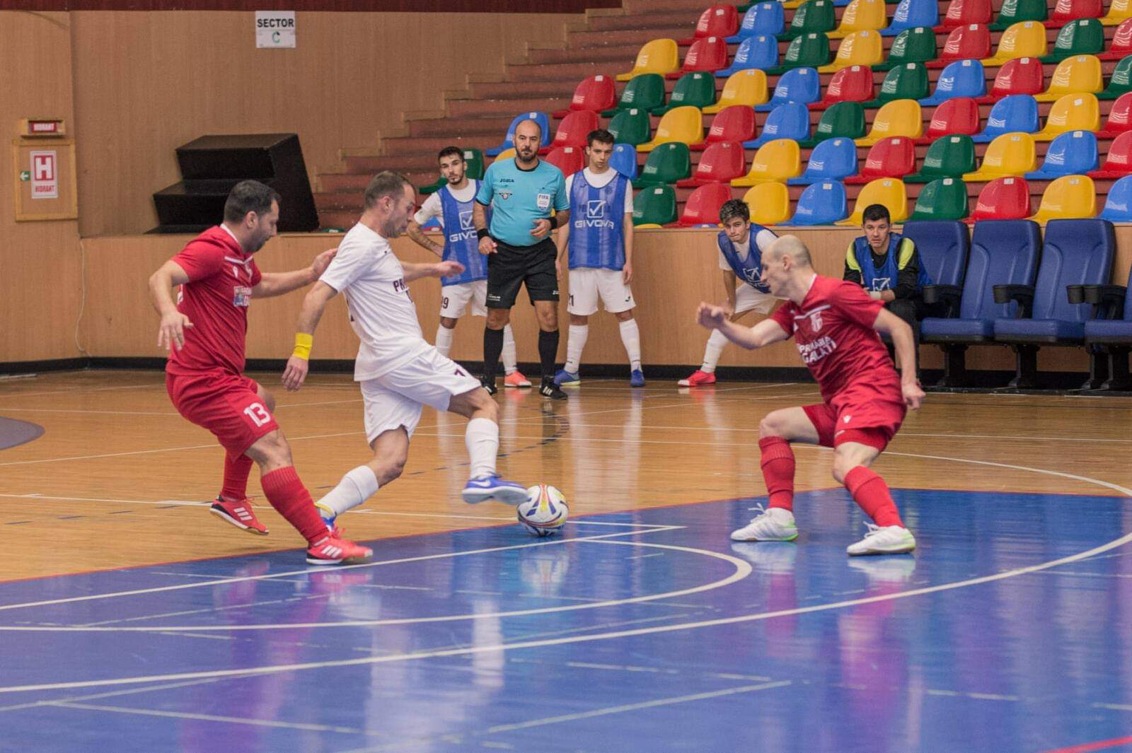 Liga I de futsal se reia la finele săptămânii