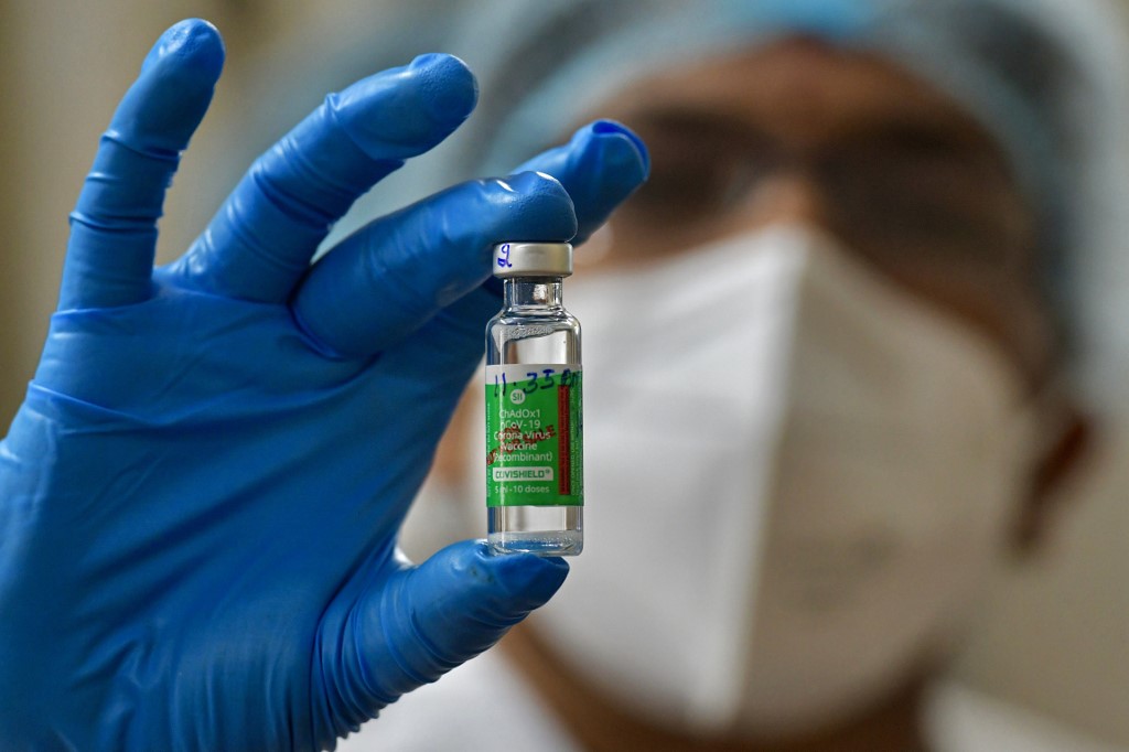 Programările la vaccinarea cu AstraZeneca se vor putea face de miercuri