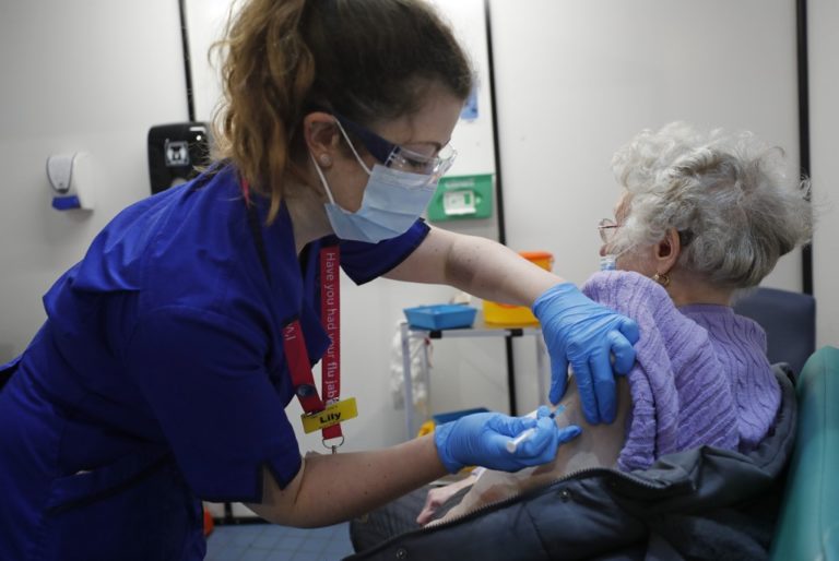 Peste 328 de mii de persoane au fost vaccinate până acum împotriva coronavirusului