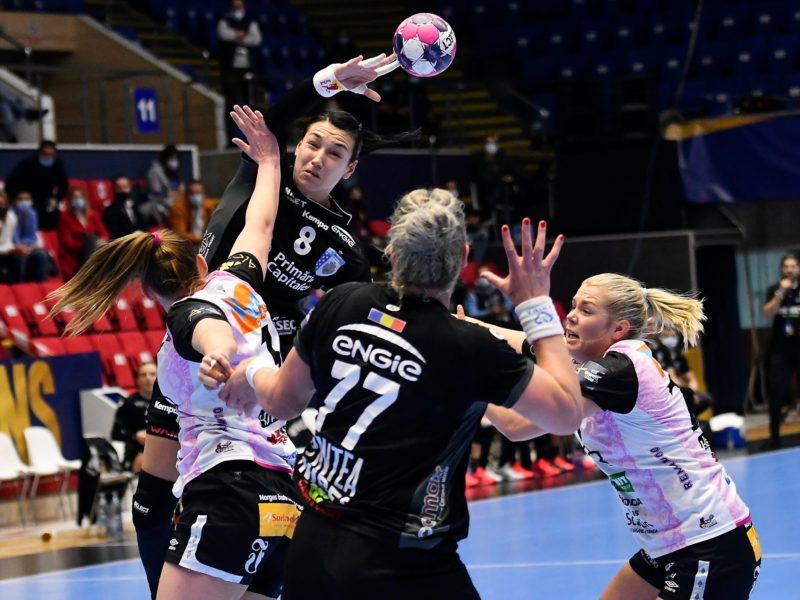 Duel românesc în „optimile” Ligii Campionilor la handbal!!!