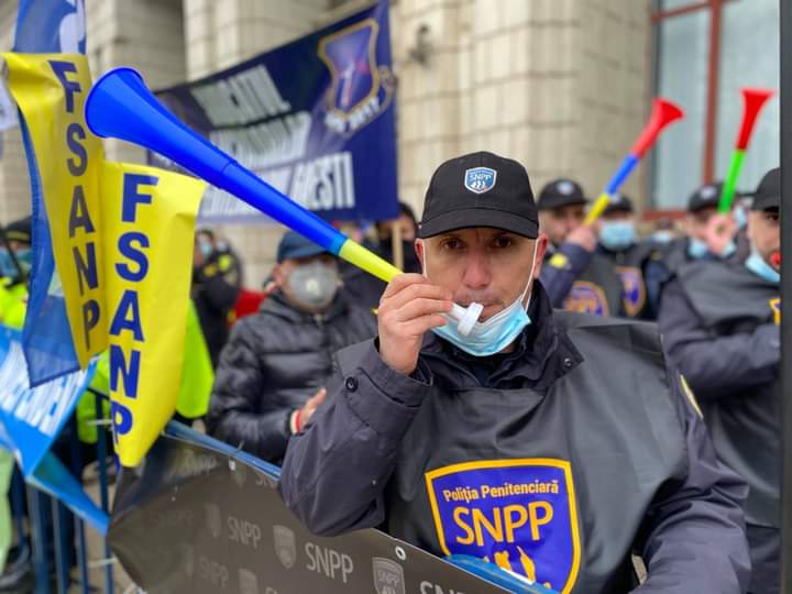 Sindicatele din penitenciare susţin greva profesorilor