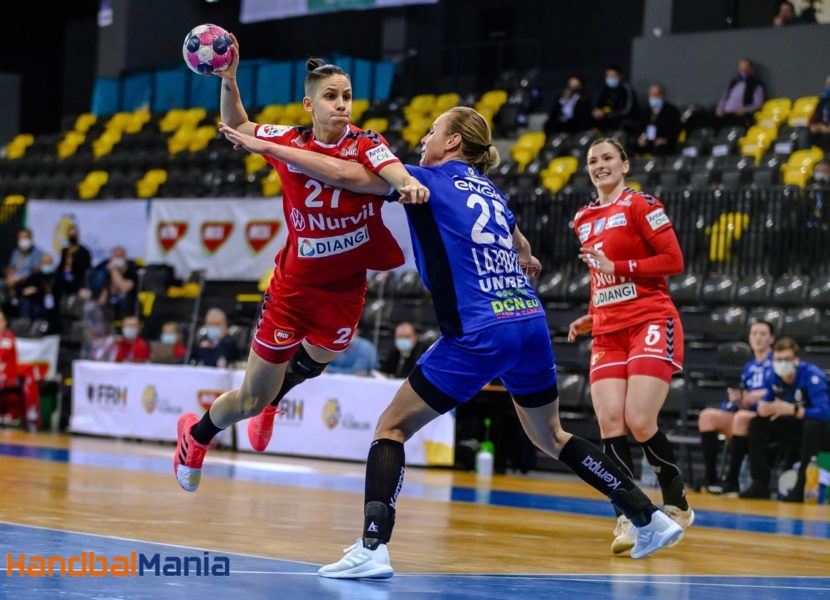 Derby-ul feminin la handbal, adjudecat de CSM București Derby-ul feminin la handbal, adjudecat de CSM București