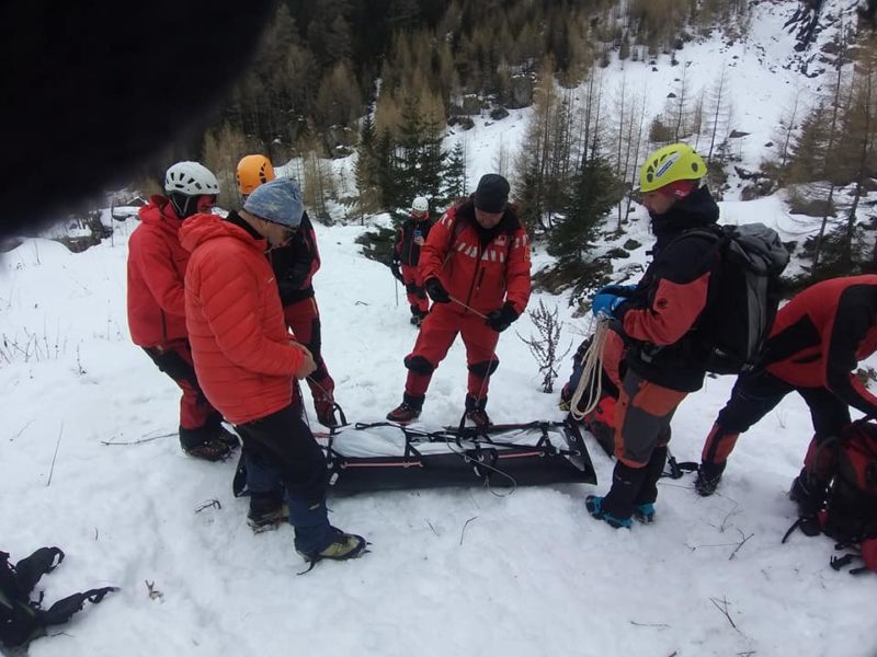 Intervenţie dificilă a Salvamont Bucegi pentru recuperarea a doi turişti