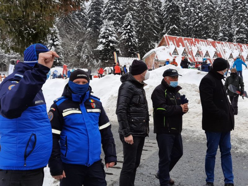 Prefectul județului Braşov a discutat despre măsuri pentru reducerea aglomeraţiei cu Primăria, Poliţia şi transportatorul pe cablu