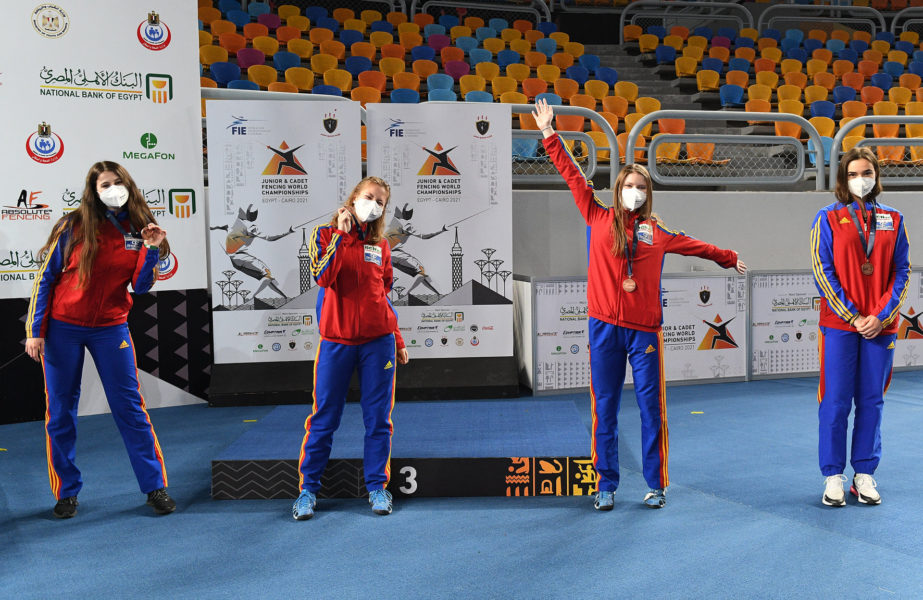 Aur și bronz pentru scrimerii români la Mondiale