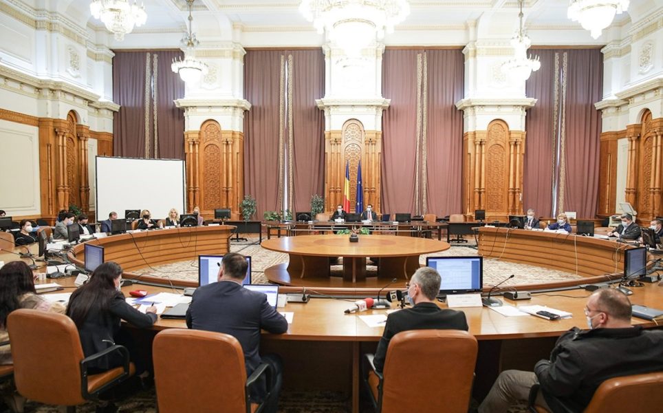 Liderii coaliţiei PNL – USR PLUS – UDMR au ajuns la un acord care pune capăt blocajului creat după demiterea lui Vlad Voiculescu