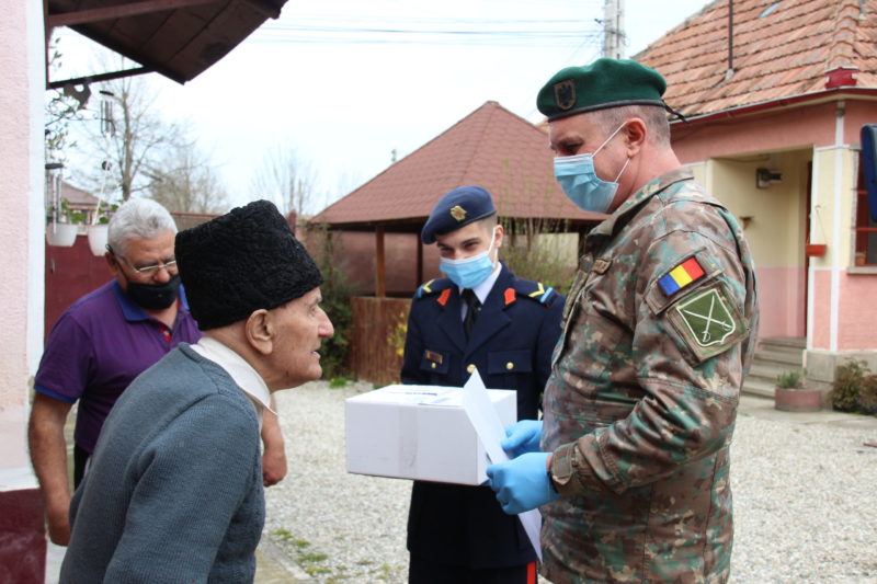 Veteranii de razboi, sărbatoriți de militarii brașoveni
