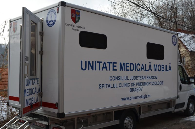 Testare rapidă a COVID-19 în Unitatea Medicală Mobilă din Brașov Testare rapidă a COVID-19 în Unitatea Medicală Mobilă din Brașov