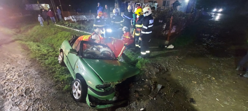 Tânăr rămas încarcerat după un accident la Berghia, Mureș