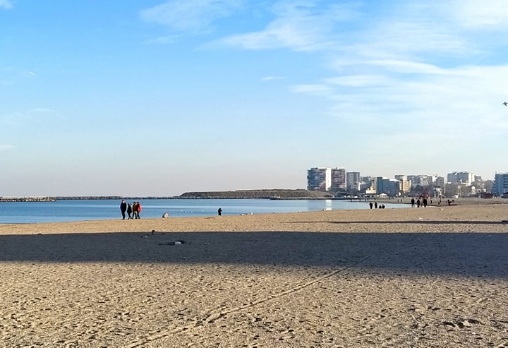 Trei pătrimi din plaja din Mamaia a fost înnisipată
