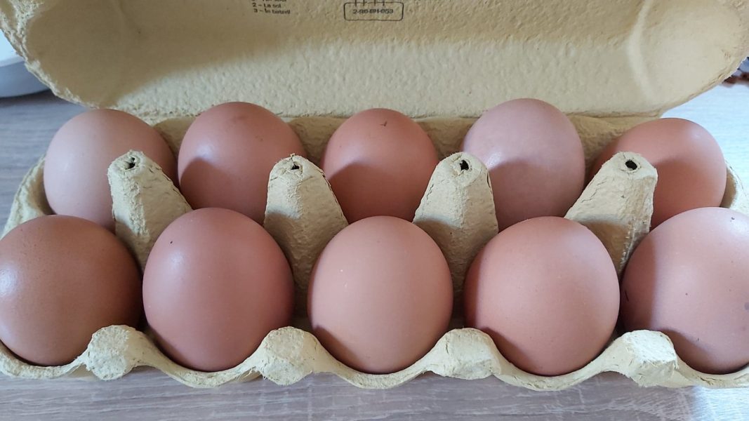 Guvernul pregăteşte un act normativ prin care să limiteze adaosul comercial pentru trei luni, astfel încât preţul alimentelor la raft să scadă