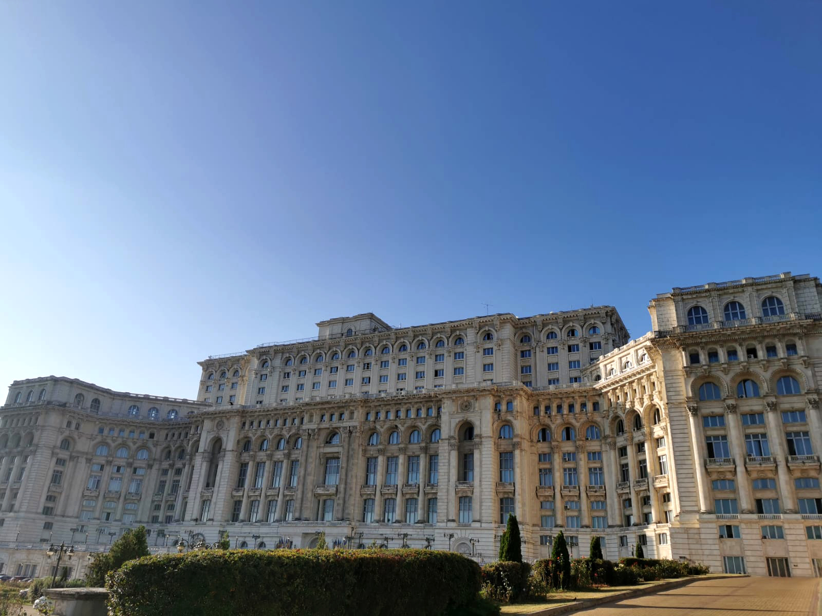 USR-PLUS a depus la parlament un proiect de lege pentru realizarea unui sistem video de monitorizare a traficului rutier USR-PLUS a depus la parlament un proiect de lege pentru realizarea unui sistem video de monitorizare a traficului rutier