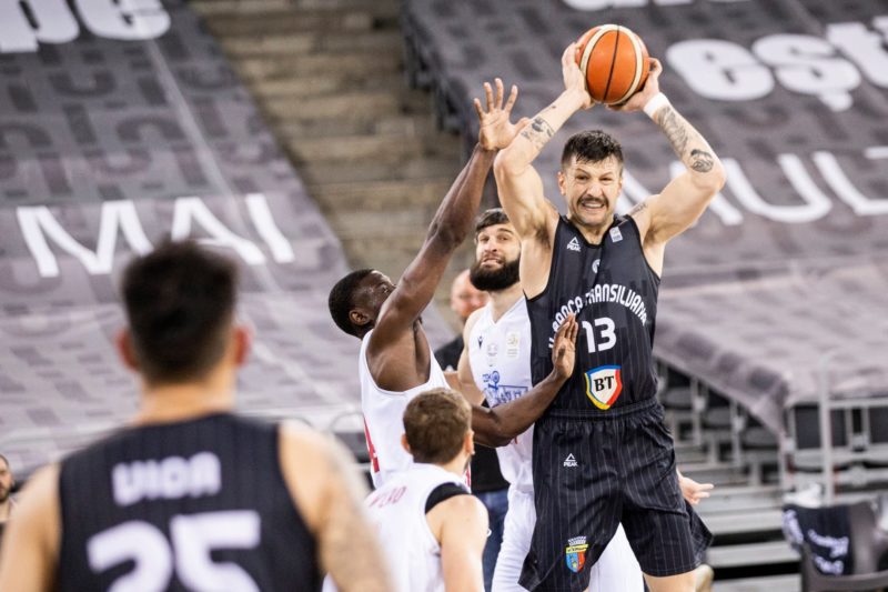 Clujenii au câștigat primul meci din semifinale