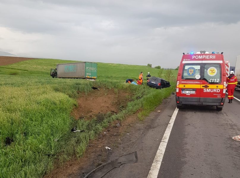 Patru persoane decedate într-un accident rutier produs în urmă cu puțin timp în județul Brașov
