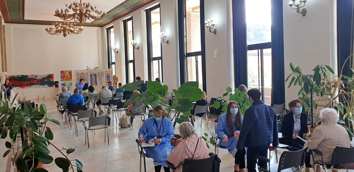 S-a redeschis centrul de vaccinare de la Sala Sporturilor din Braşov