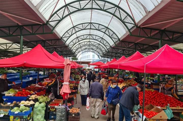 Mureș: Comercianții din piețe, nemulțumiți de obligația de etichetare a alimentelor