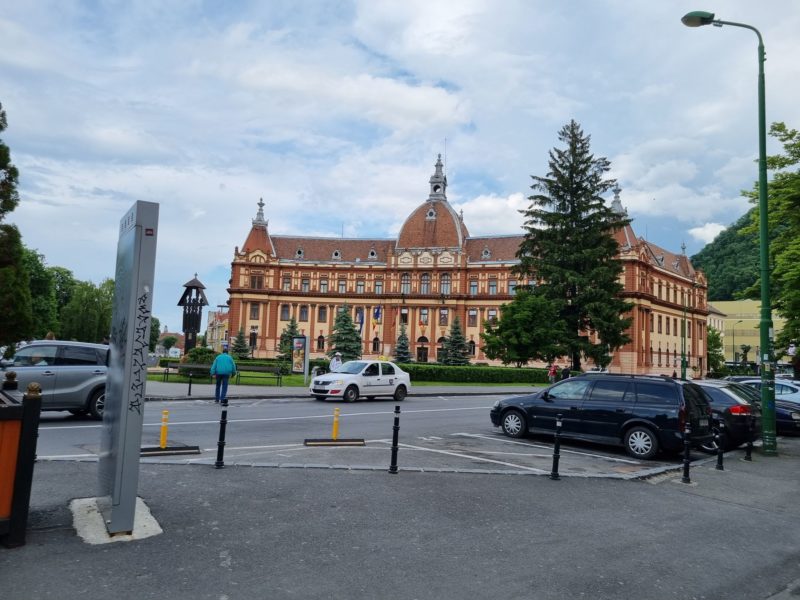 A treia zi de grevă generală la Prefectura Braşov