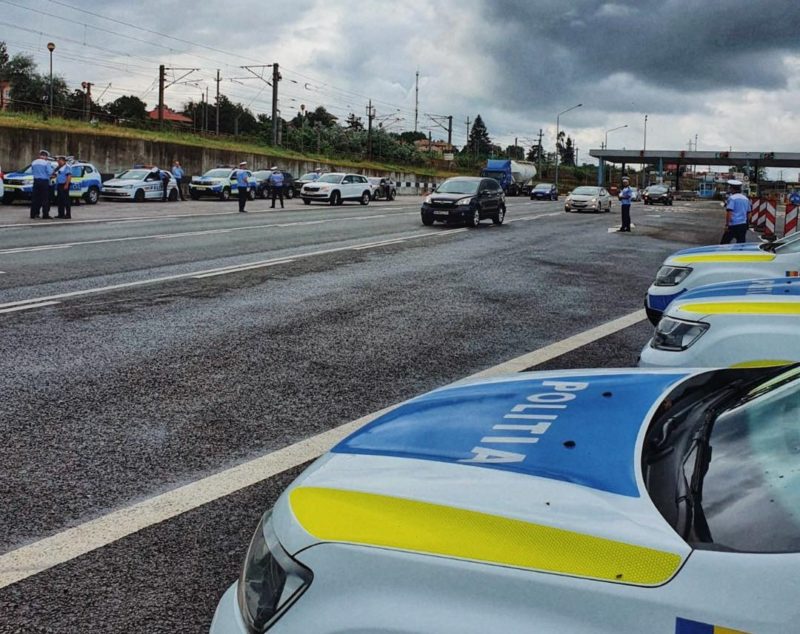 Trei tineri șoferi sub influenţa drogurilor, depistaţi de poliţişti în Poiana Brașov