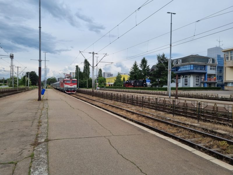 Opt trenuri vor circula, zilnic spre mare, de la Braşov la Constanţa