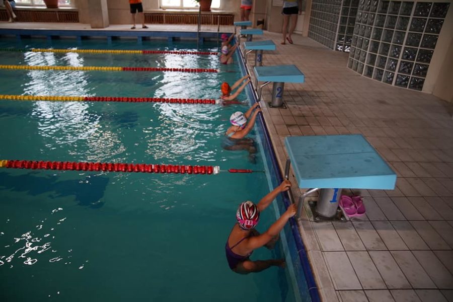 Aproape 80 de copii au înotat la Cupa “Bioeel Little Swimmers”