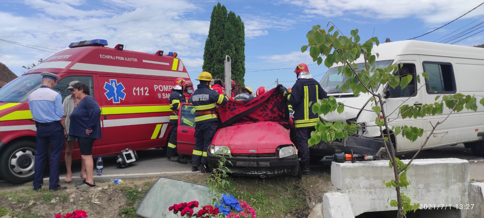 UPDATE: Grav accident rutier la Daneș, în județul Mureș. DN 14 este blocat