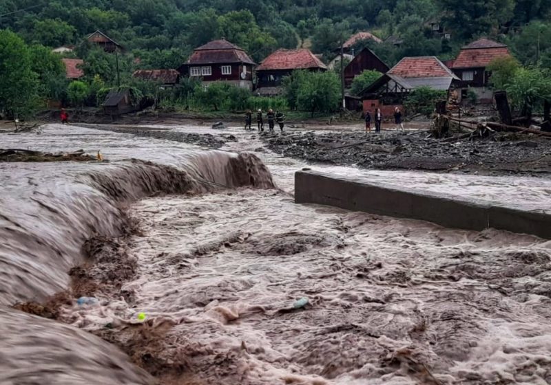Precipitaţii istorice de 250 l/mp pe Valea Iarei, judeţul Alba