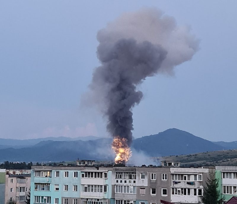 Două dintre victimele exploziei de la depozitul de artificii din Zărnești nu aveau contracte individuale de muncă Două dintre victimele exploziei de la depozitul de artificii din Zărnești nu aveau contracte individuale de muncă