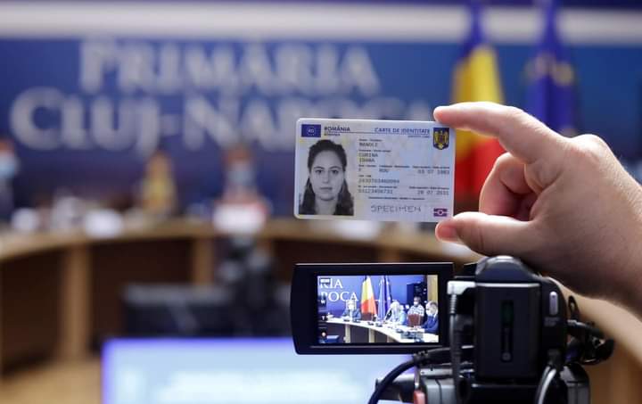 Astăzi se emit primele cărți de identitate electronice din România