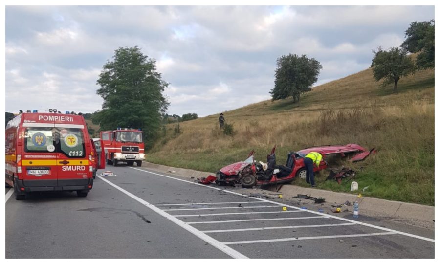 O persoană și-a pierdut viața, iar alte trei au fost rănite în accidentul din județul Brașov
