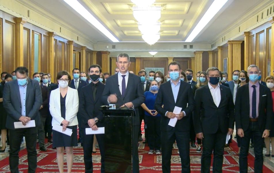 Miniştrii USR PLUS demisionează din guvernul condus de Florin Cîțu