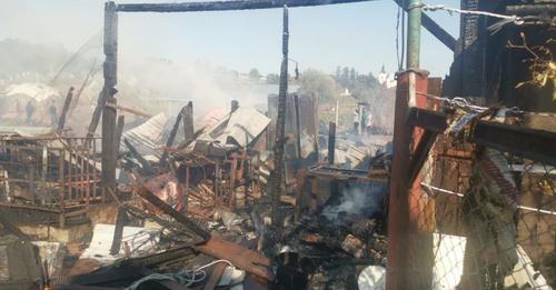 Braşov: Şcoala din Ticuşu Vechi, ameninţată de un incendiu izbucnit iniţial la un grajd din localitate Braşov: Şcoala din Ticuşu Vechi, ameninţată de un incendiu izbucnit iniţial la un grajd din localitate