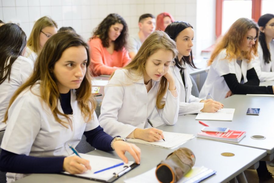 Activităţile didactice de la Universitatea Transilvania Braşov se vor desfăşura cu prezenţa fizică a studenţilor