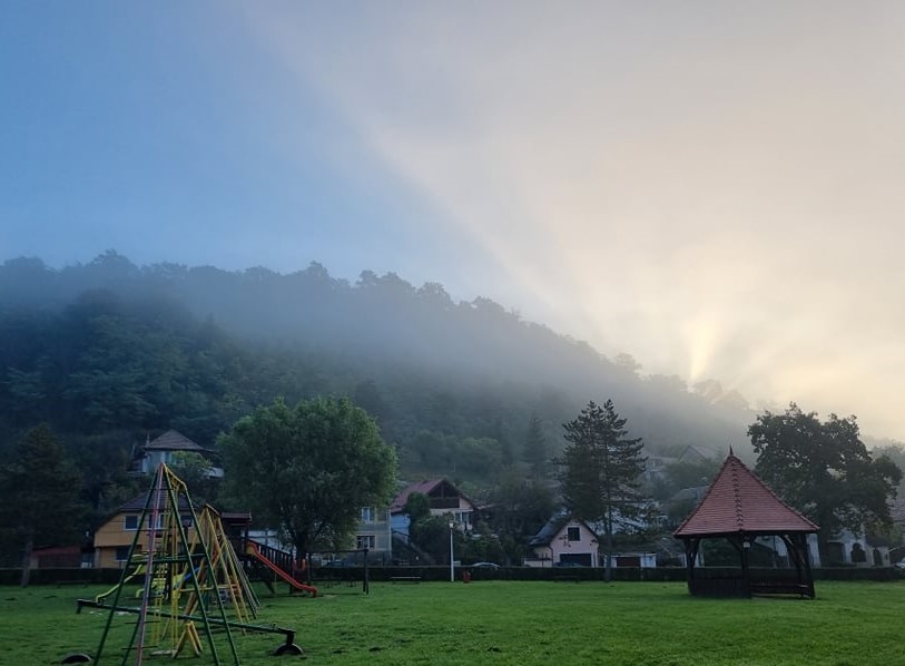 Vremea se menţine caldă mâine în Transilvania
