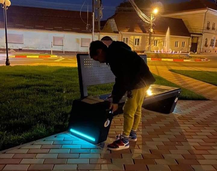 Bănci smart, la Ghimbav