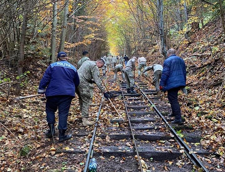 Militarii covăsneni s-au implicat în ecologizarea Planului Înclinat de la Comandău