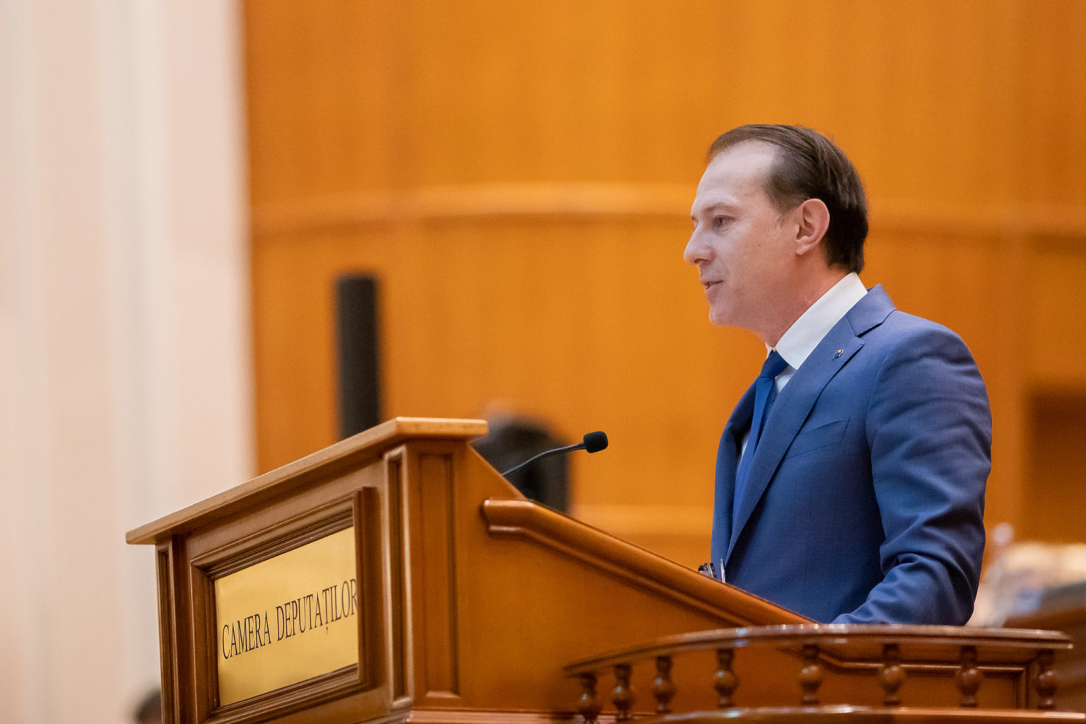 Premierul interimar Florin Cîțu este invitat în aceastã dupã-amiazã, în Parlament, sã prezinte un raport despre campania de vaccinare