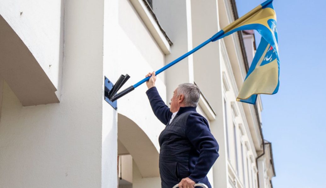 Steagul judeţului Covasna, arborat oficial joi pe clădirea Consiliului Judeţean